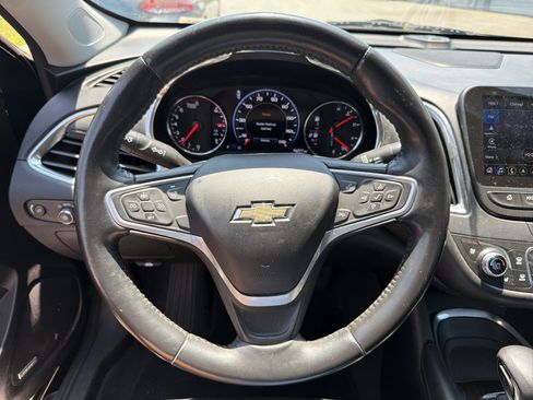 Used 2022 Chevrolet Malibu Premier FWD image 16