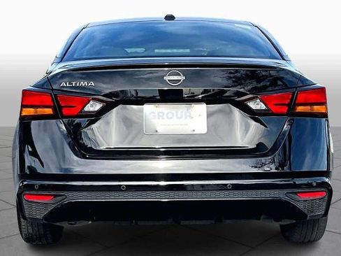 Certified 2025 Nissan Altima 2.5 SV FWD image 5