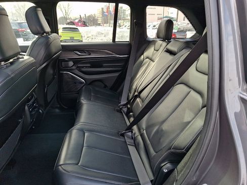 Used 2022 Jeep Grand Cherokee Overland image 10