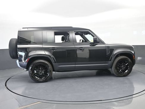 Used 2025 Land Rover Defender 110 S AWD/4WD image 7