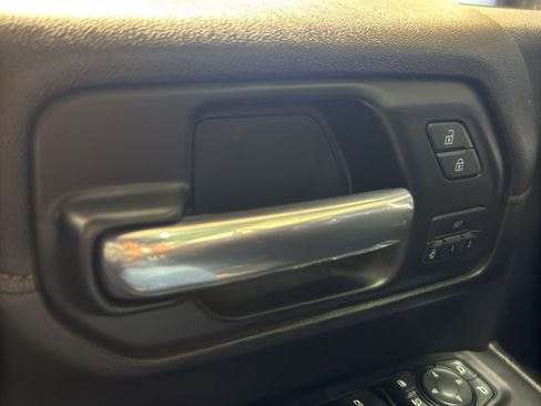 Used 2020 GMC Sierra 2500 AT4 w/ AT4 Premium Package image 39