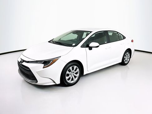 Used 2024 Toyota Corolla LE FWD image 3
