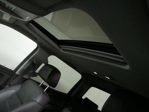 Used 2018 GMC Sierra 1500 Denali w/ Denali Ultimate Package image 11