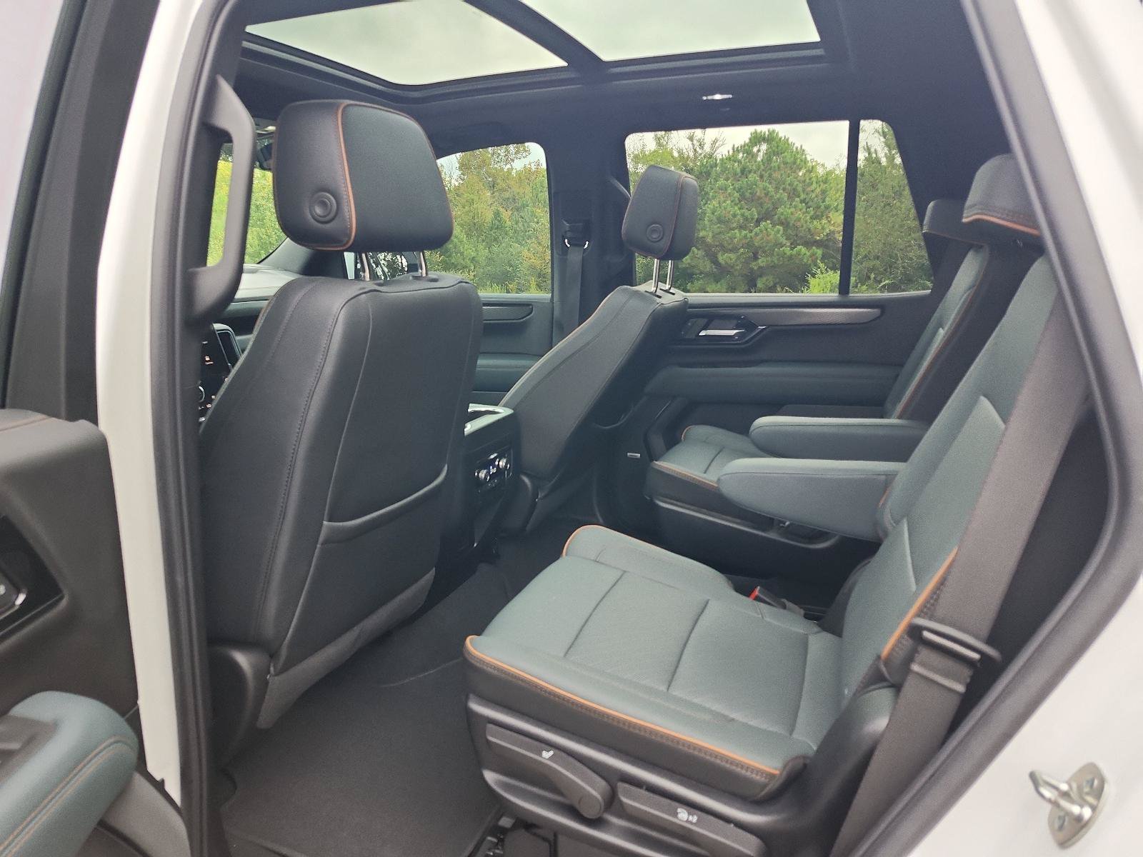 Certified 2025 GMC Yukon AT4 w/ AT4 Premium Package AWD/4WD image 12