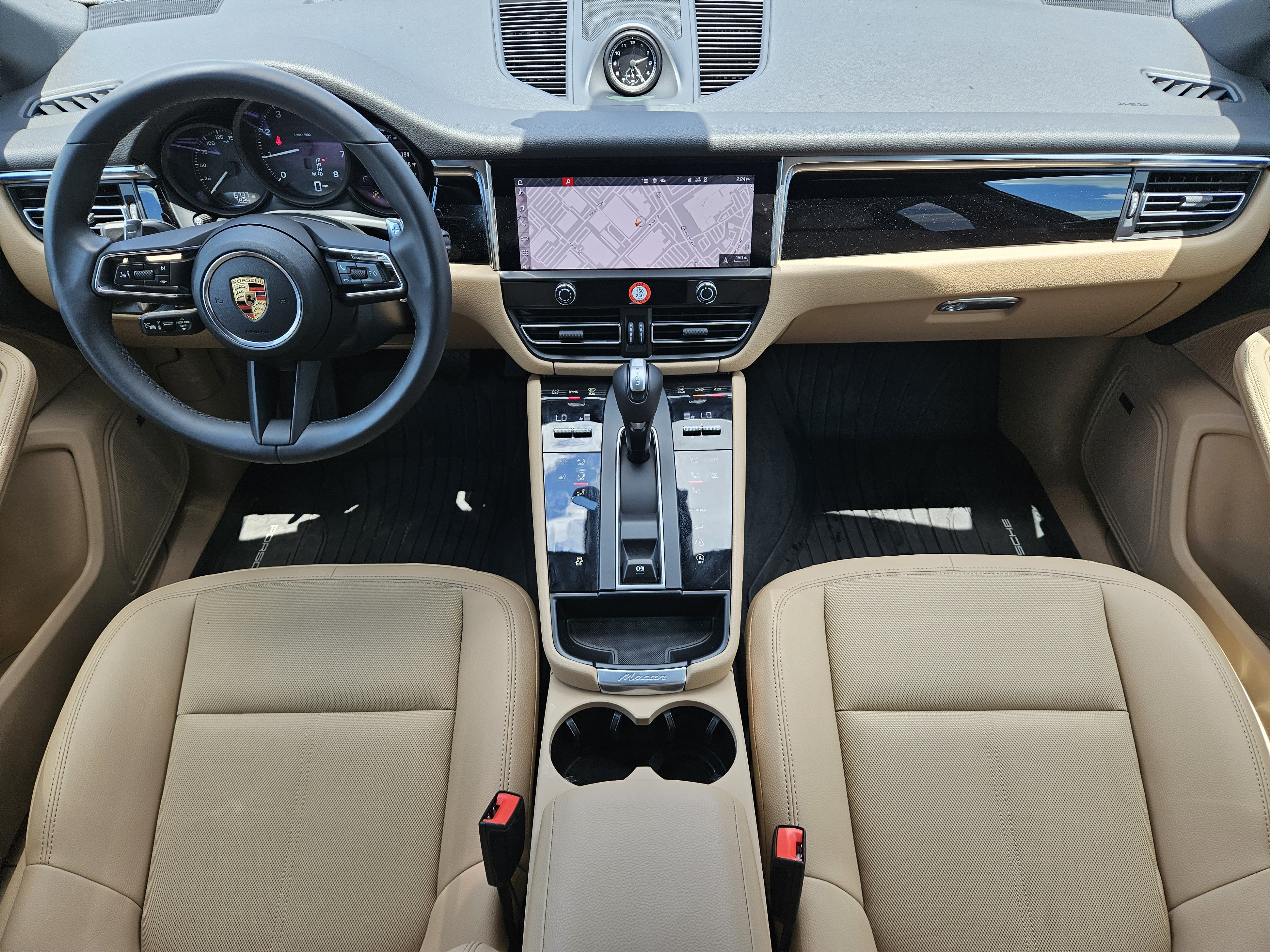Certified 2026 Porsche Macan AWD/4WD image 25