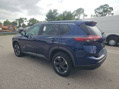 Used 2025 Nissan Rogue SV AWD/4WD image 4