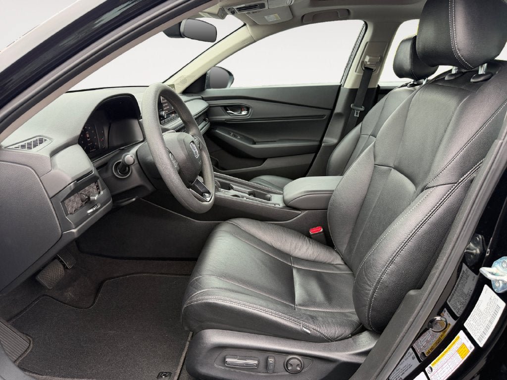 Used 2023 Honda Accord EX image 6