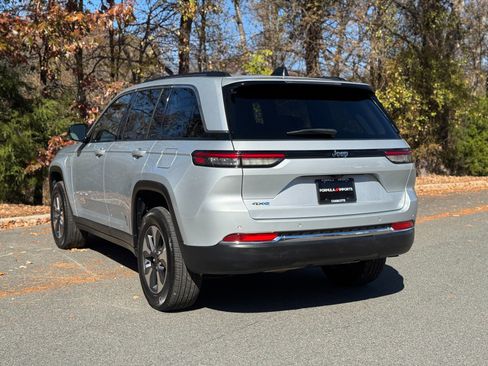 Used 2022 Jeep Grand Cherokee Limited 4xe image 8