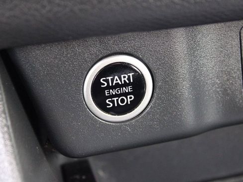 Used 2023 Nissan Rogue S image 28