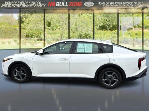 Used 2025 Kia K4 FWD image 2