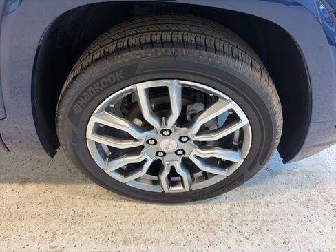 Used 2023 GMC Terrain Denali image 11