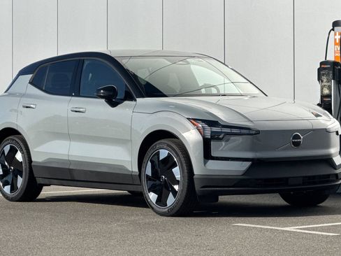 New 2026 Volvo EX30 Plus w/ Protection Package Premier image 7