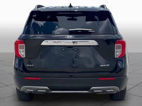 Used 2023 Ford Explorer XLT w/ Equipment Group 202A AWD/4WD image 5