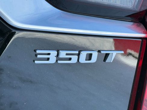 New 2025 Cadillac XT6 Luxury image 9