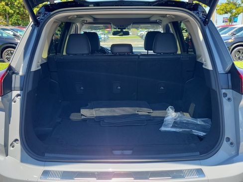 Certified 2024 Nissan Rogue Platinum w/ Platinum Premium Package FWD image 6