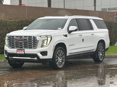 New 2026 GMC Yukon XL Denali w/ Sun & Power Step Package image 8