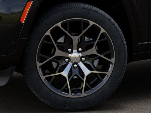 New 2026 Jeep Grand Cherokee Summit image 34