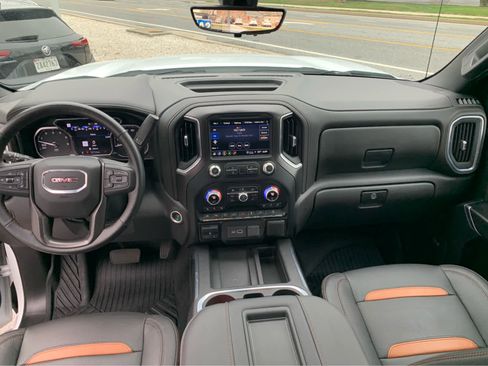 Used 2021 GMC Sierra 1500 AT4 w/ AT4 Premium Package AWD/4WD image 10