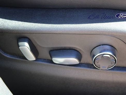 Used 2025 Cadillac XT4 Premium Luxury image 12