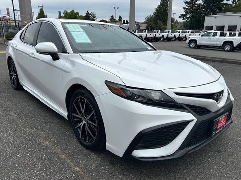 Certified 2024 Toyota Camry SE AWD/4WD image 3