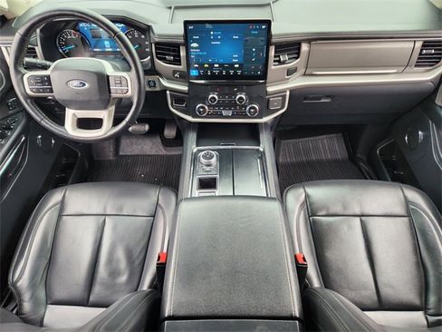 Used 2022 Ford Expedition XLT image 25