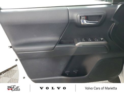 Used 2017 Toyota Tacoma TRD Sport w/ Premium & Technology Package AWD/4WD image 21