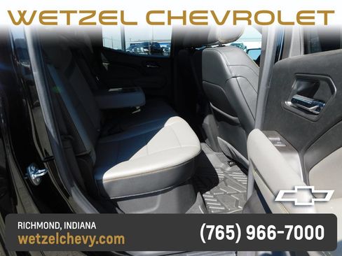 Used 2025 Chevrolet Colorado ZR2 w/ Technology Package AWD/4WD image 25