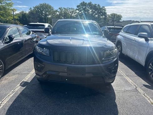 Used 2015 Jeep Grand Cherokee Altitude AWD/4WD image 2