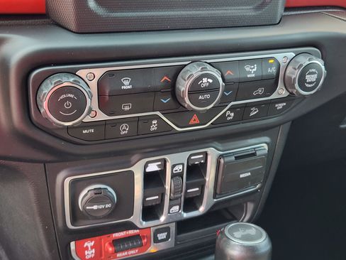 Used 2020 Jeep Wrangler Unlimited Rubicon w/ Safety Group image 20