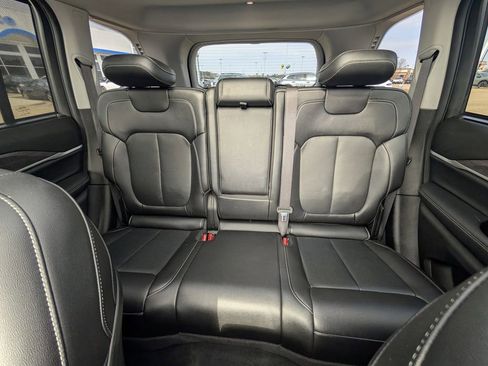 Used 2023 Jeep Grand Cherokee Limited w/ Luxury Tech Group II image 13