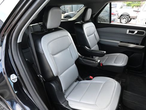 Used 2021 Ford Explorer XLT w/ Equipment Group 202A RWD image 20