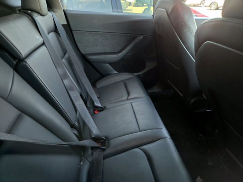 Used 2023 Tesla Model Y Long Range AWD/4WD image 4