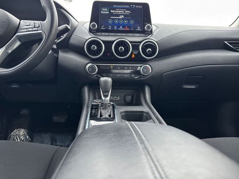 Used 2025 Nissan Sentra SV image 17