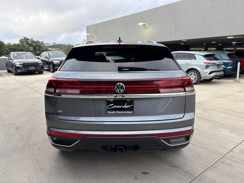 Used 2025 Volkswagen Atlas Cross Sport SE FWD image 9