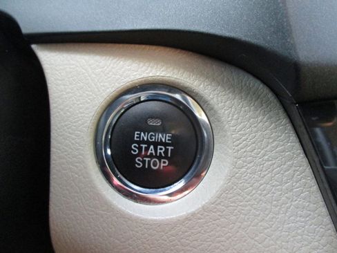 Used 2018 Toyota Sienna XLE Premium image 18