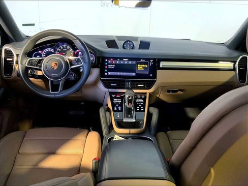 Used 2023 Porsche Cayenne Platinum Edition AWD/4WD image 14