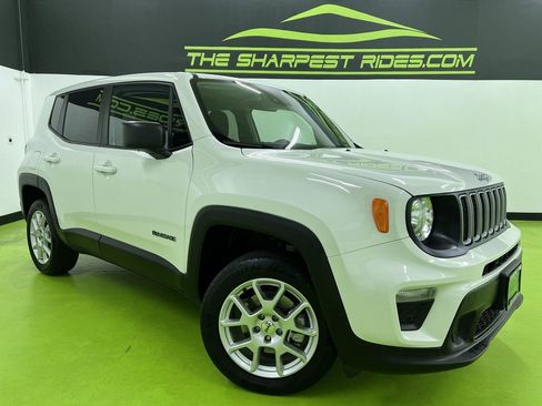 Used 2023 Jeep Renegade Latitude AWD/4WD image 1