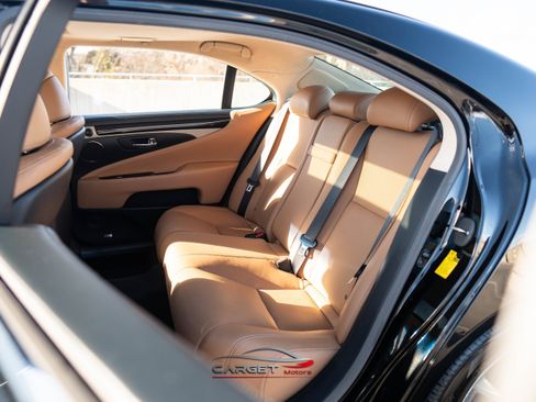 Used 2014 Lexus LS 460 L RWD image 19