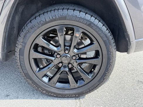 Used 2019 Jeep Grand Cherokee Altitude RWD image 37