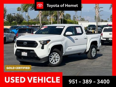 Used 2025 Toyota Tacoma SR5 AWD/4WD image 1