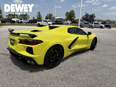 Used 2022 Chevrolet Corvette Stingray Premium Conv w/ Z51 Performance Package RWD image 8