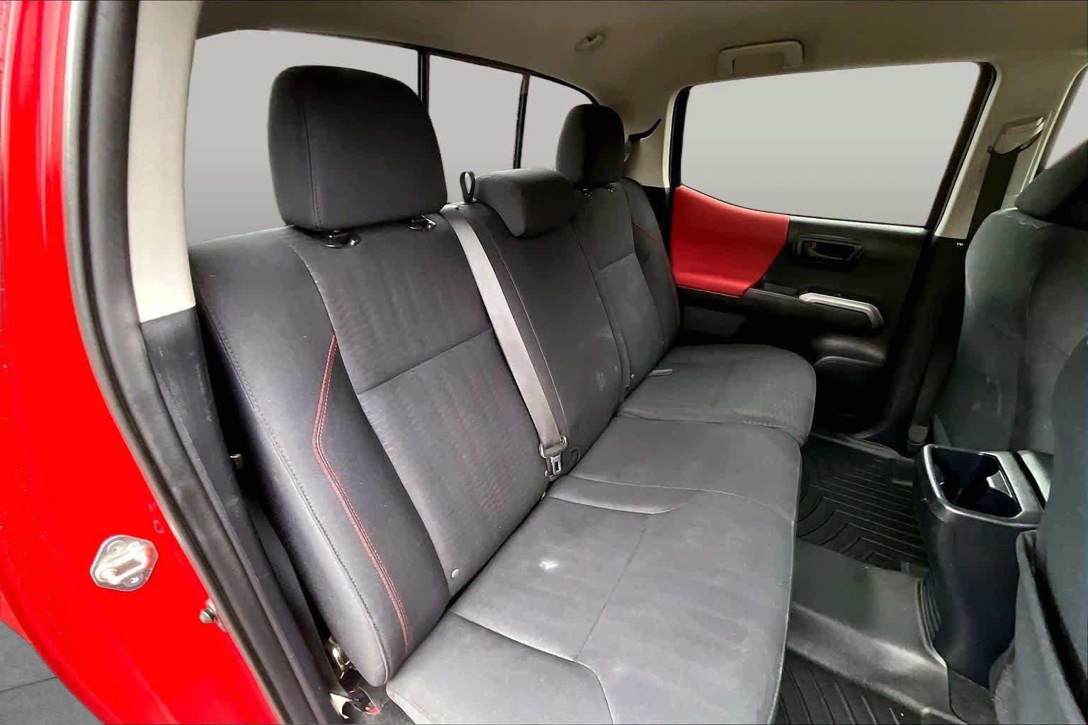 Used 2018 Toyota Tacoma SR5 AWD/4WD image 20