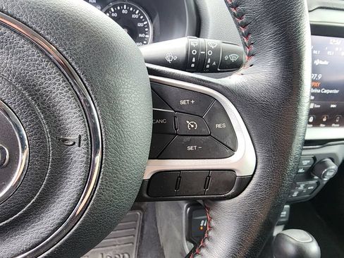 Used 2021 Jeep Renegade Trailhawk AWD/4WD image 25