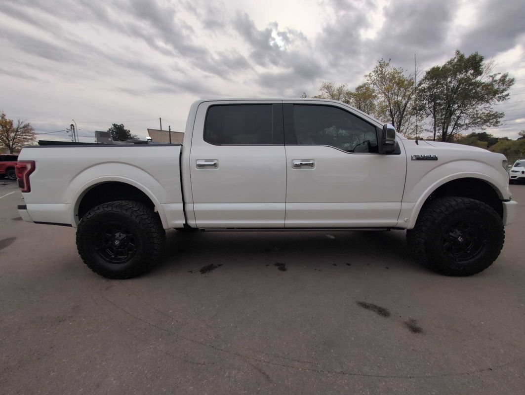 Used 2017 Ford F150 Platinum w/ Equipment Group 701A Luxury AWD/4WD image 8