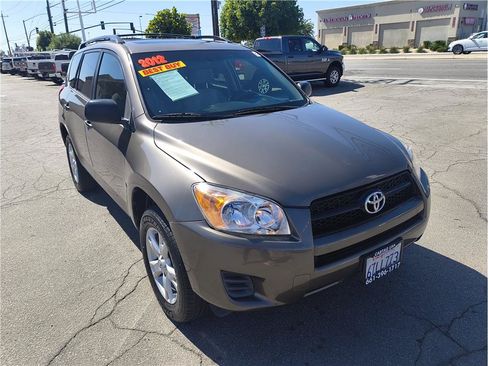 Used 2012 Toyota RAV4 4WD w/ Upgrade Value Pkg image 2