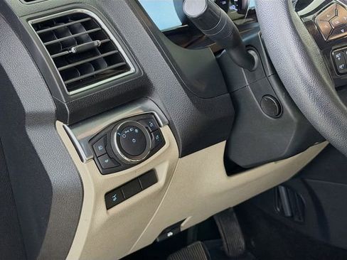 Used 2018 Ford Explorer Limited image 10