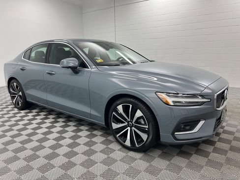 Used 2023 Volvo S60 B5 Ultimate w/ Climate Package image 4