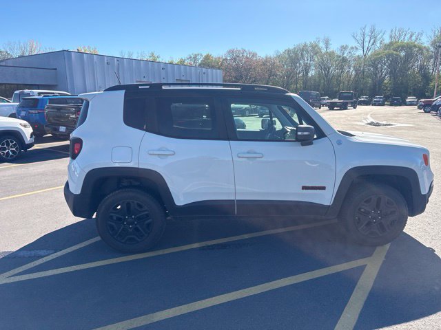 Used 2018 Jeep Renegade Trailhawk AWD/4WD image 11