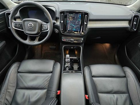 Used 2023 Volvo XC40 B5 Ultimate w/ Protection Package Premier image 18