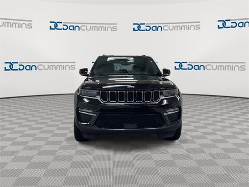 Used 2024 Jeep Grand Cherokee Limited image 3